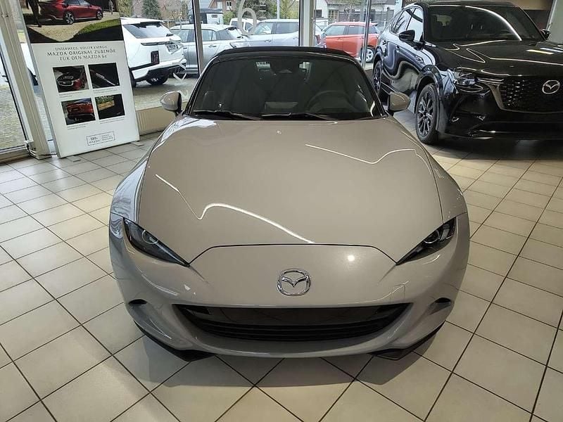 Neu Mazda MX5 Exclusive 132 PS (97 kW) 2026 Aero gray m Cabrio
