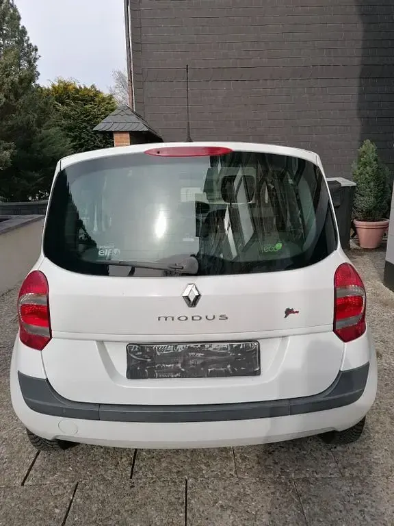 Używany Renault Modus Expression 75 KM (55 kW) 2009 Biały Minivan