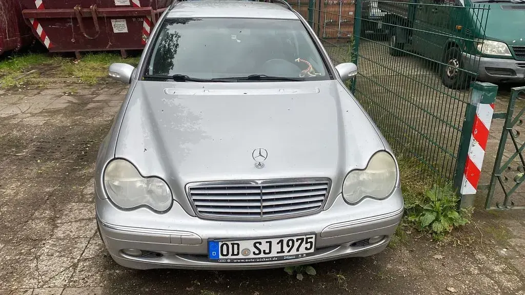 Gebraucht Mercedes C200 Classic 163 PS (119 kW) 2003 Silber Limousine
