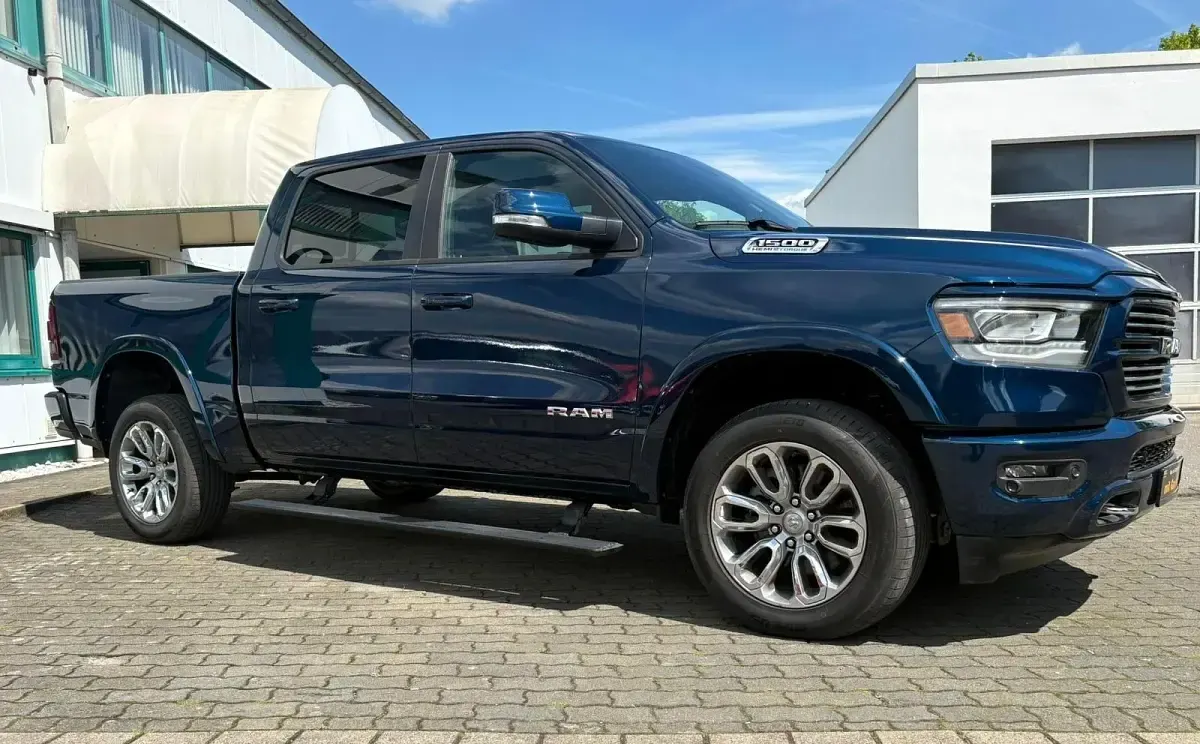 Gebraucht RAM 1500 401 PS (294 kW) 2024 Blau Pickup