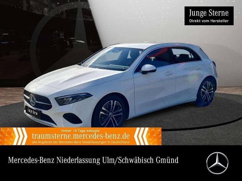 Weiß Gebraucht 2024 Mercedes A200 Advanced Limousine | 26.490 € (Guter Preis) - Bild 1/3