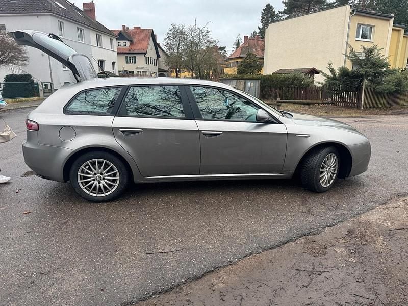 Gebraucht Alfa Romeo 159 160 PS (117 kW) 2009 Grau Kombi