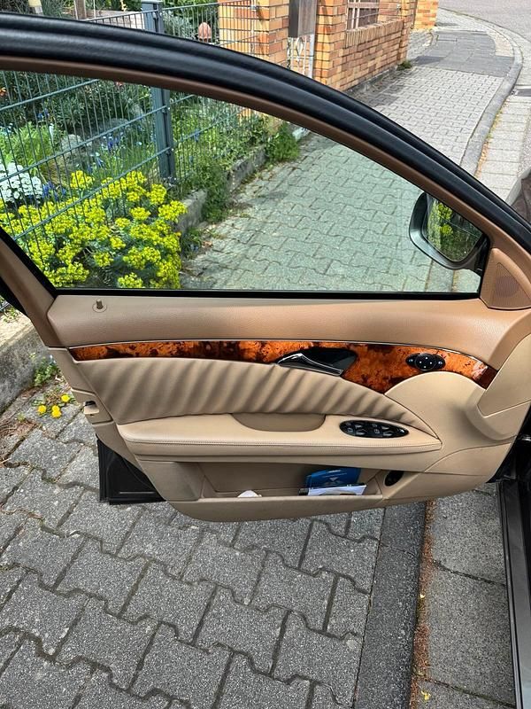 Gebraucht Mercedes E200 184 PS (135 kW) 2007 Beige Limousine