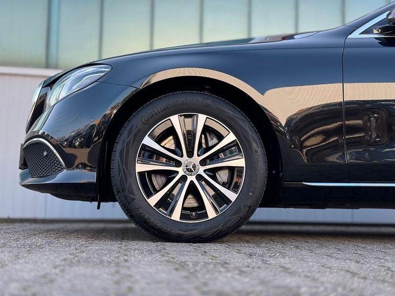 Gebraucht Mercedes E300 Exclusive 258 PS (189 kW) 2020 Schwarz Limousine