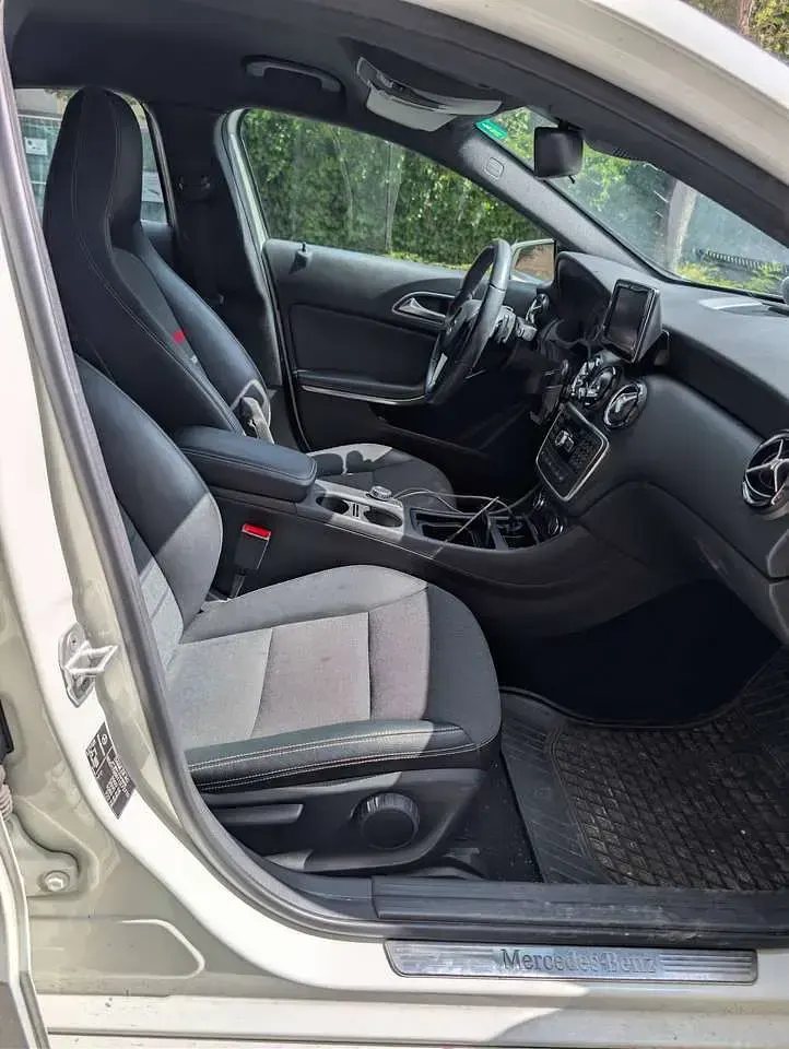 Gebraucht Mercedes A200 AMG line 163 PS (119 kW) 2013 Weiß Kleinwagen