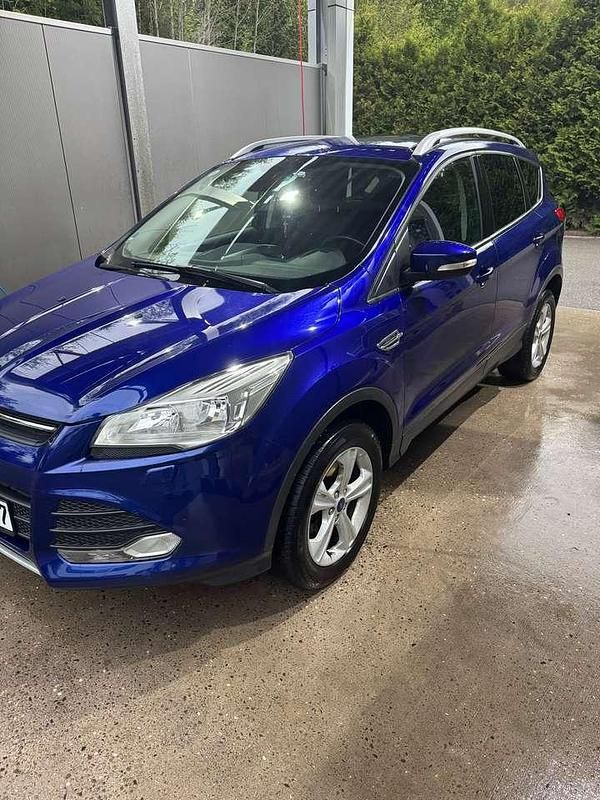 Blau Gebraucht 2016 Ford Kuga SUV | 12.000 € (Fairer Preis) - Bild 1/4