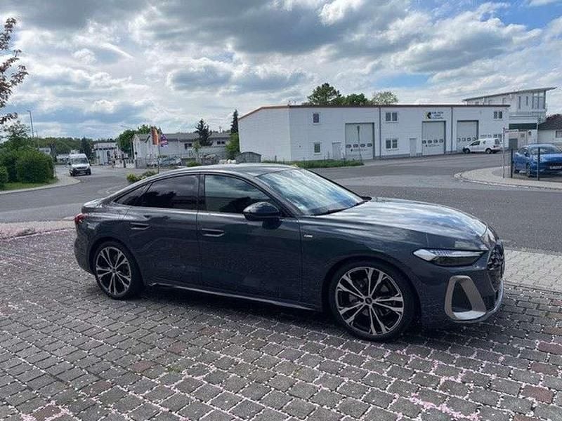Gebraucht Audi A5 S-line plus 204 PS (150 kW) 2025 Grau Limousine