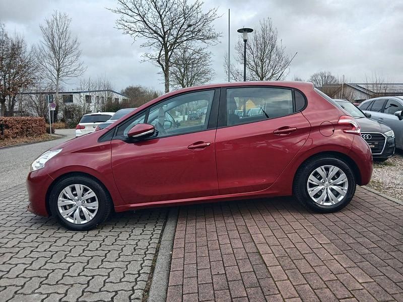 Rot Gebraucht 2012 Peugeot 208 Allure Kleinwagen | 4.900 € (Fairer Preis) - Bild 1/4
