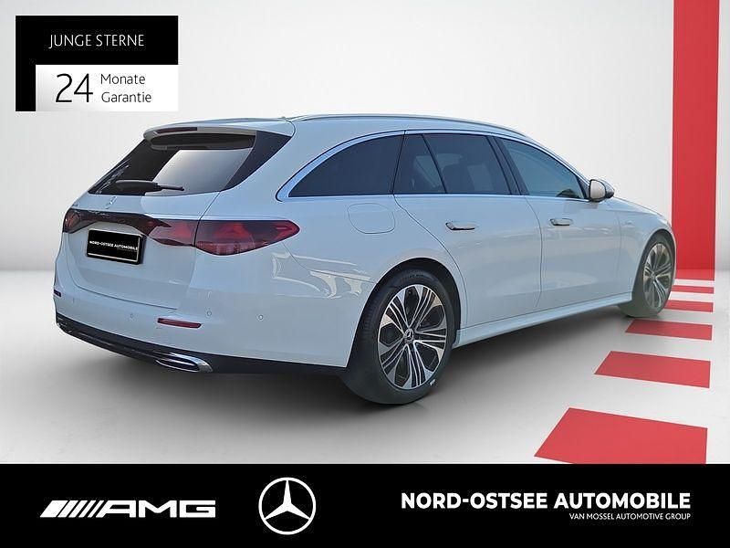 Gebraucht Mercedes E300 Advanced 204 PS (150 kW) 2024 Unilack polarweiß Kombi