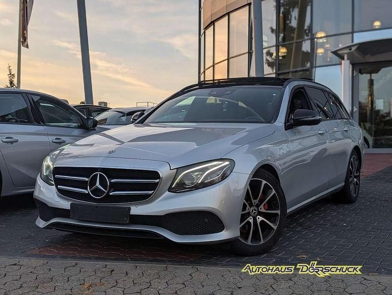Iridiumsilber (metallic) Gebraucht 2018 Mercedes E200 Avantgarde Kombi | 21.990 € (Fairer Preis) - Bild 1/4