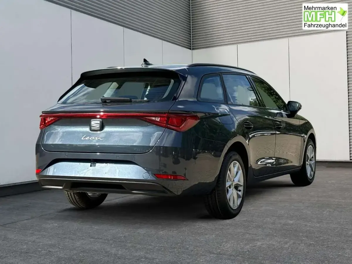 Nowe Seat Leon Style 150 KM (110 kW) 2025 Szary Kombi