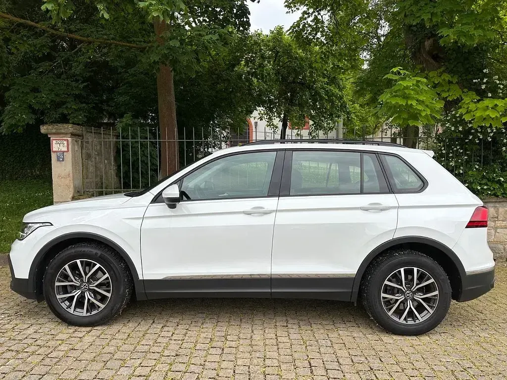 Gebraucht VW Tiguan Life 122 PS (89 kW) 2022 Weiß SUV