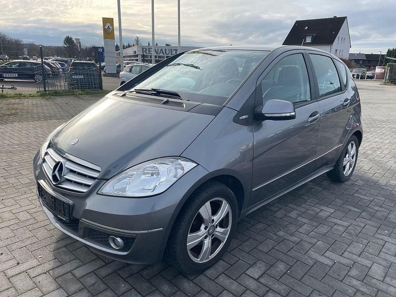 Grau Gebraucht 2011 Mercedes A160 Avantgarde Kleinwagen | 3.990 € (Fairer Preis) - Bild 1/4