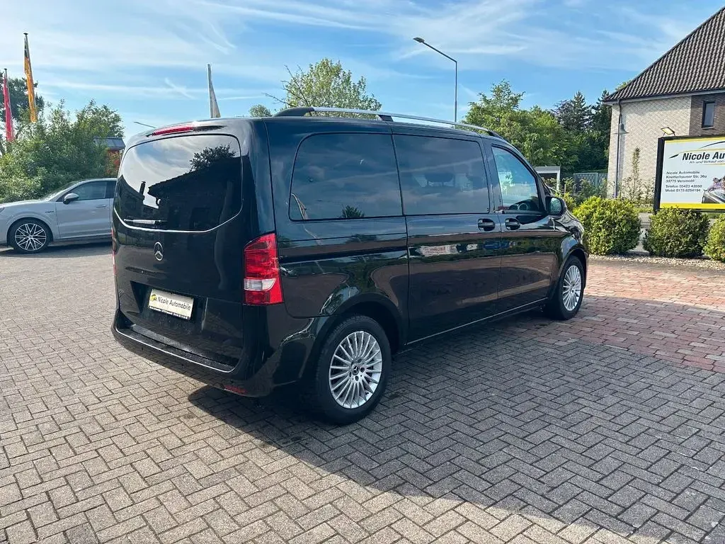 Gebraucht Mercedes V220 Sport 163 PS (119 kW) 2019 Schwarz Van / Kleinbus