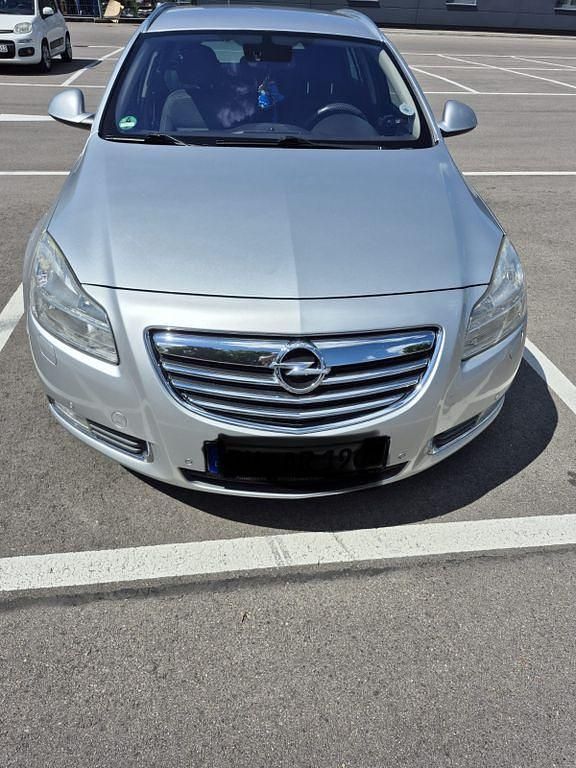 Silber Gebraucht 2011 Opel Insignia Kombi | 4.000 € (Teuer) - Bild 1/4