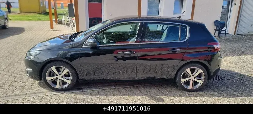 Gebraucht Peugeot 308 Allure 156 PS (114 kW) 2015 Schwarz Limousine