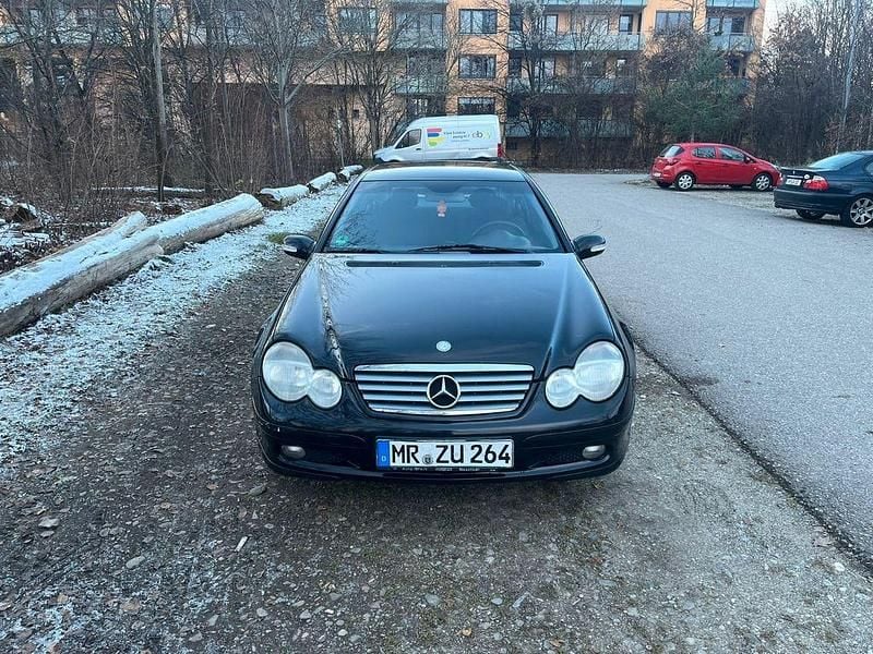 Używany Mercedes C200 163 KM (119 kW) 2003 Czarny Coupe