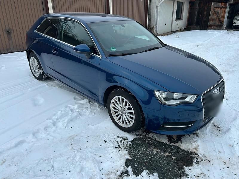 Gebraucht Audi A3 105 PS (77 kW) 2014 Blau Coupé