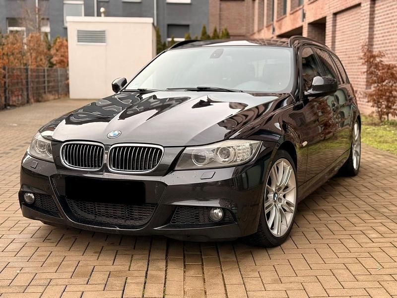 Gebraucht BMW 330 Performance 245 PS (180 kW) 2011 Schwarz Kombi