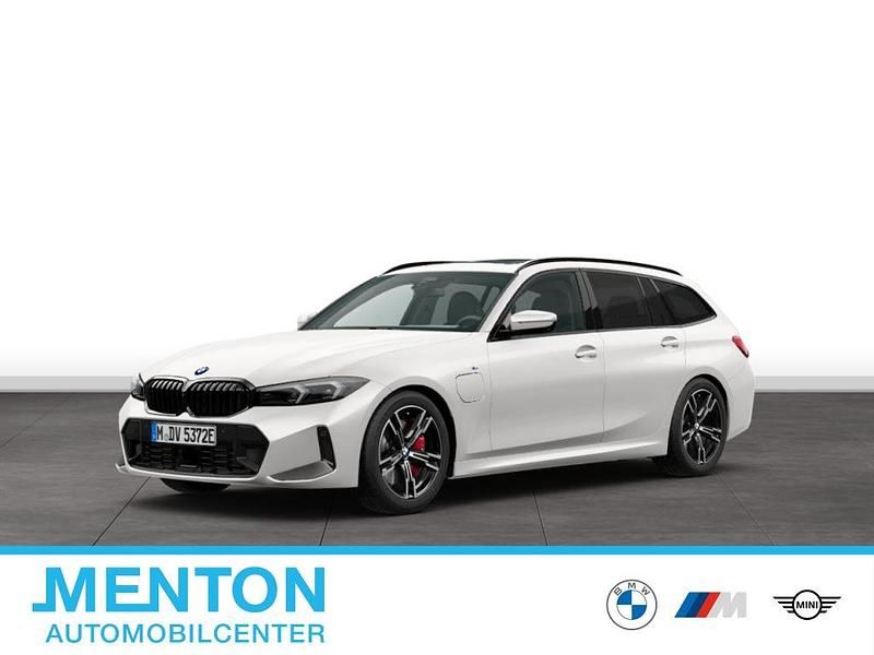 Weiß Gebraucht 2024 BMW 330e M Sport Kombi | 50.667 € (Teuer) - Bild 1/4