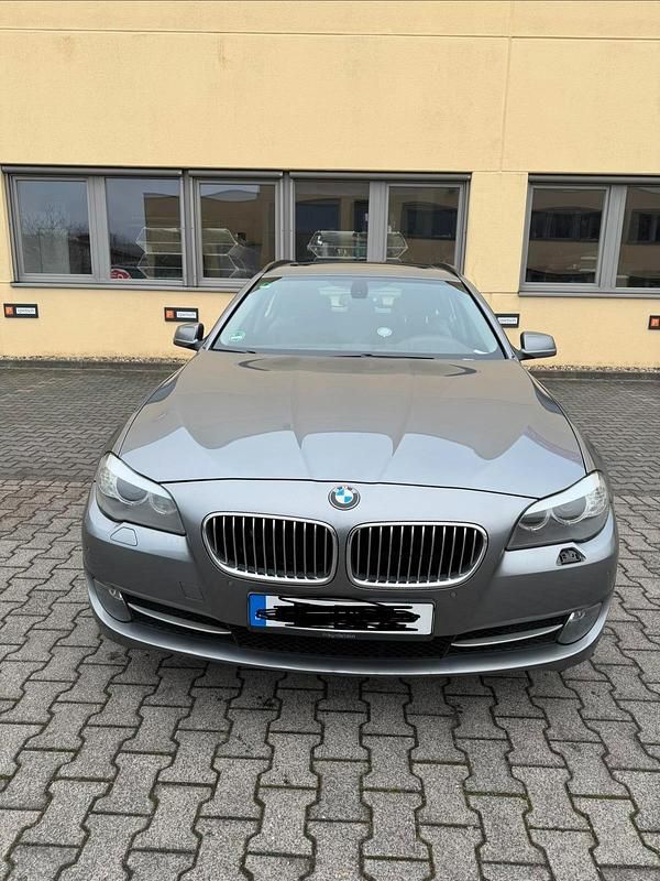 Gebraucht BMW 520 185 PS (136 kW) 2012 Grau Limousine