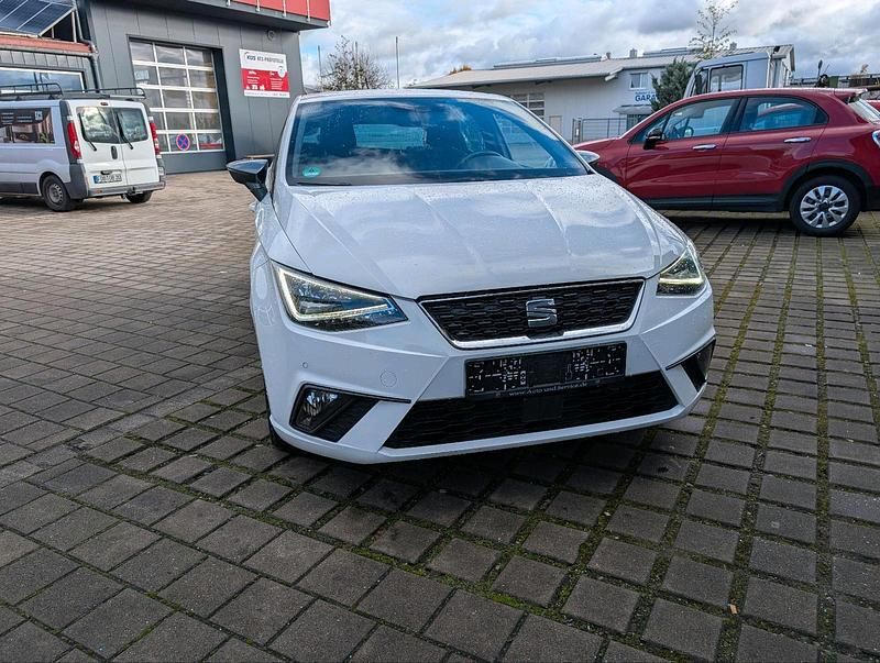 White candy Gebraucht 2017 Seat Ibiza XCELLENCE Kleinwagen | 11.900 € (Fairer Preis) - Bild 1/4