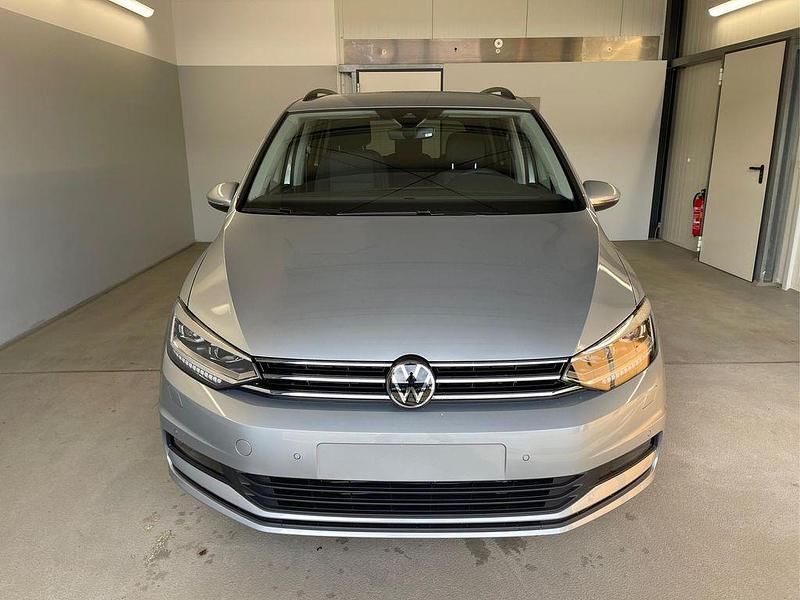Neu VW Touran Comfortline 150 PS (110 kW) 2025 [f0f0] oyster silver metallic [f0f0] oyster silver metallic Van / Kleinbus