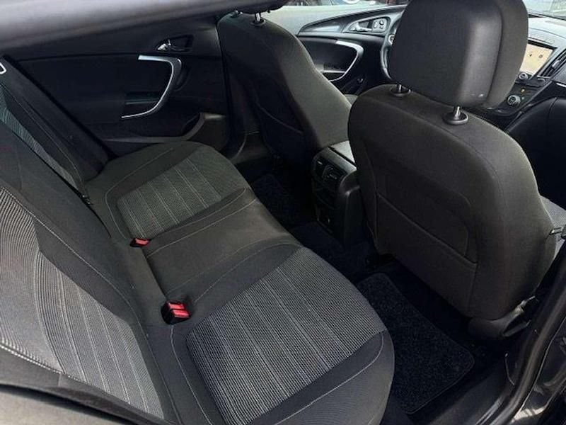 Gebraucht Opel Insignia 140 PS (102 kW) 2013 Schwarz Kombi