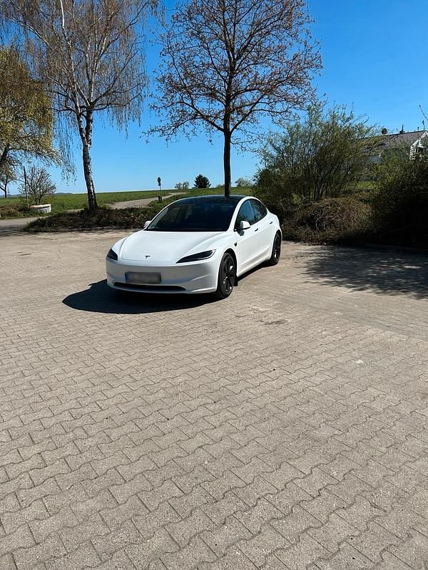 Gebraucht Tesla Model 3 Standard Range 211 kW (288 PS) 2023 Weiß Limousine