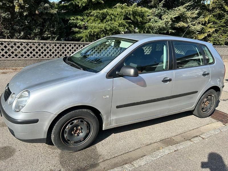 Gebraucht VW Polo 64 PS (47 kW) 2003 Silber Limousine