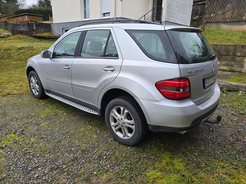 Gebraucht Mercedes ML280 190 PS (139 kW) 2007 Silber SUV