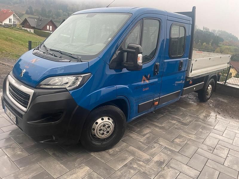 Blau Gebraucht 2020 Peugeot Boxer Van | 7.900 € - Bild 1/4