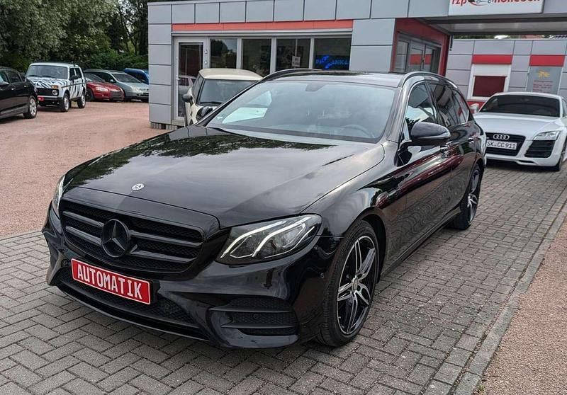 Gebraucht Mercedes E220 194 PS (142 kW) 2016 Schwarz  unilack Kombi