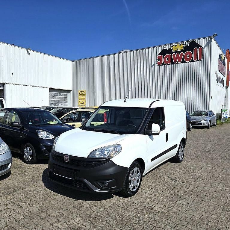 Weiß Gebraucht 2016 Fiat Doblò Van / Kleinbus | 4.400 € (Fairer Preis) - Bild 1/4