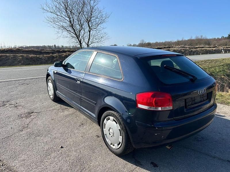 Gebraucht Audi A3 102 PS (75 kW) 2005 Blau Kleinwagen