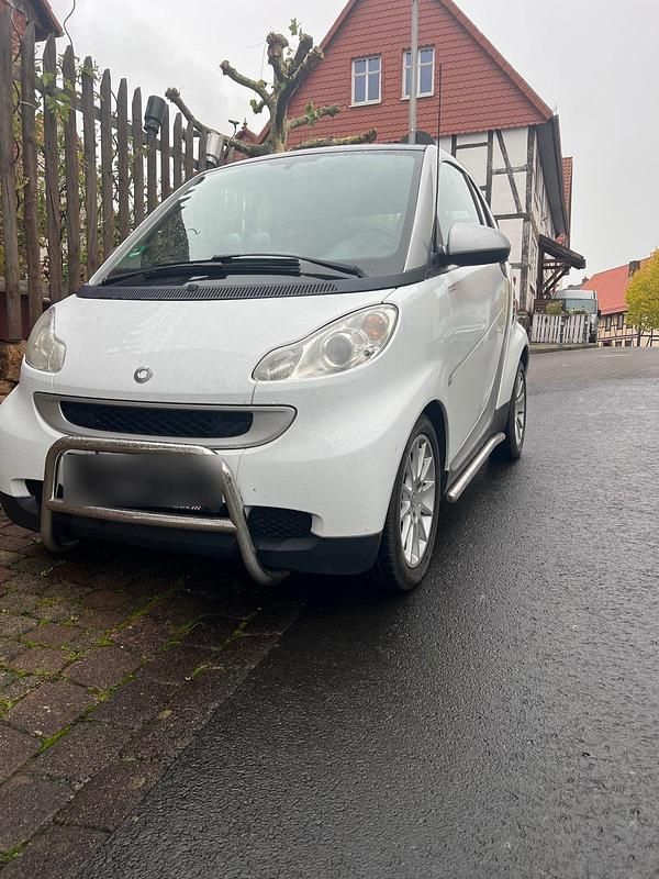 Weiß Gebraucht 2009 Smart ForTwo Coupé Kleinwagen | 2.999 € (Fairer Preis) - Bild 1/4
