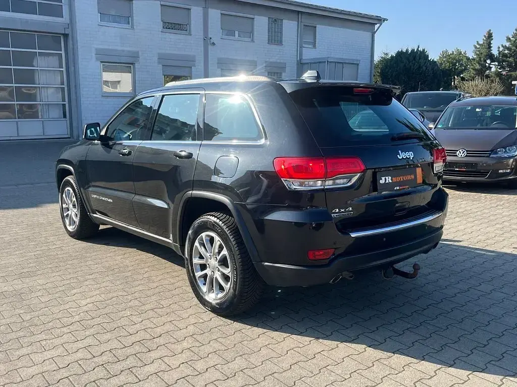 Gebraucht Jeep Grand Cherokee Laredo 190 PS (139 kW) 2015 Schwarz SUV