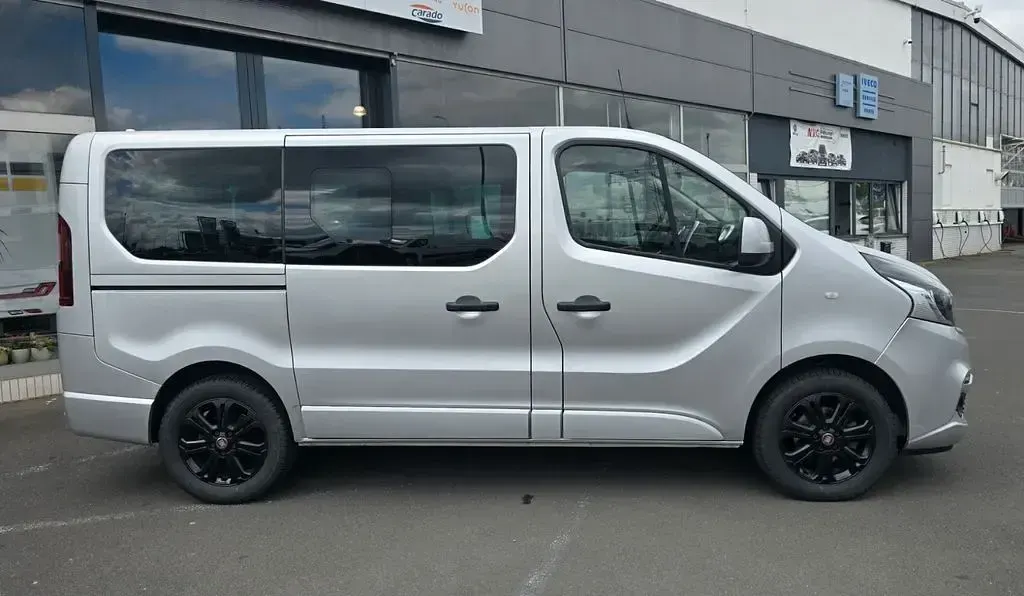Gebraucht Fiat Talento Family 145 PS (106 kW) 2020 Silber Van / Kleinbus