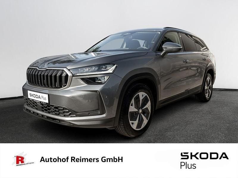 Grau Gebraucht 2024 Skoda Kodiaq Selection SUV | 43.990 € (Guter Preis) - Bild 1/4