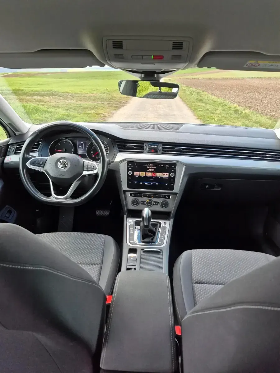Gebraucht VW Passat 120 PS (88 kW) 2019 Weiß Kombi