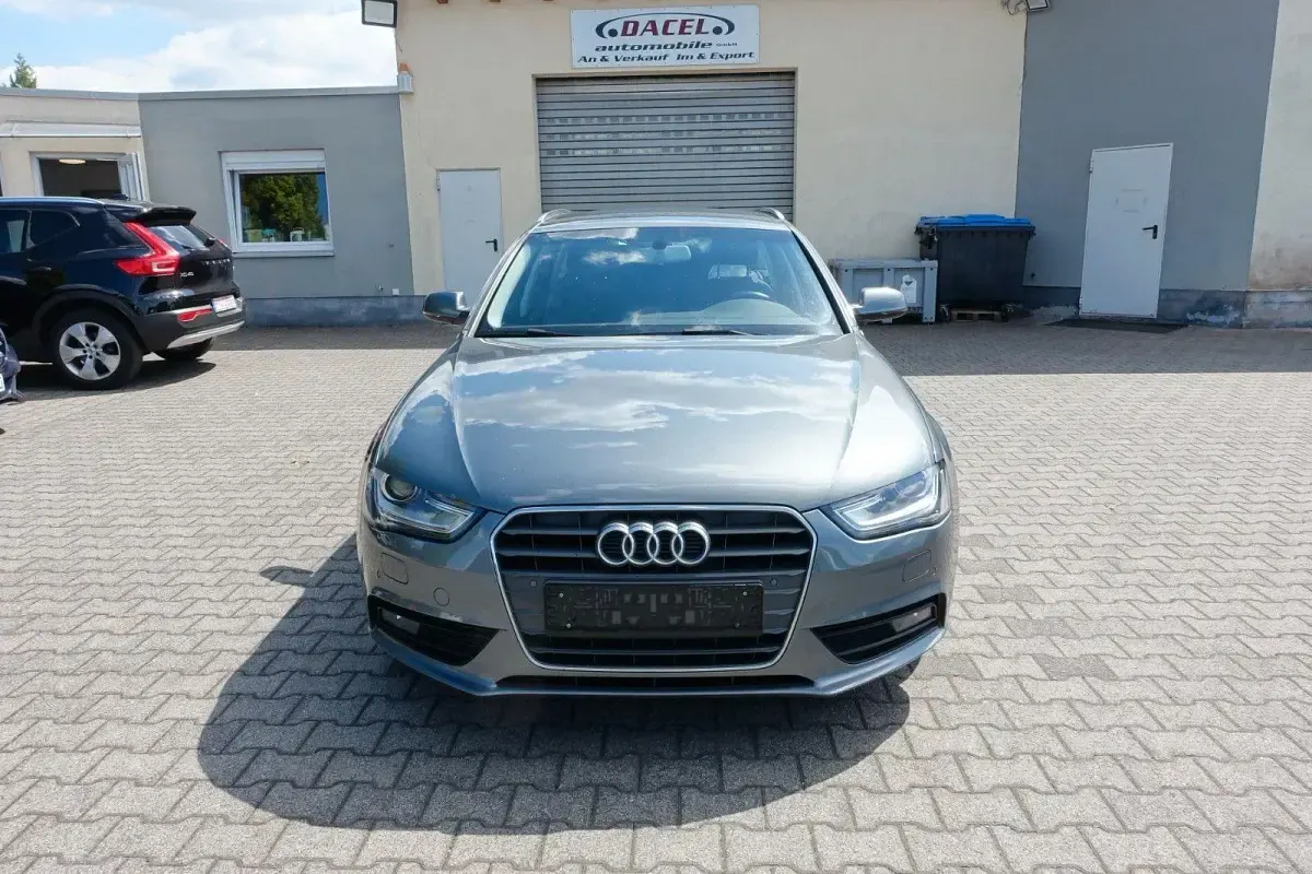 Gebraucht Audi A4 Ambiente 163 PS (119 kW) 2014 Grau Kombi