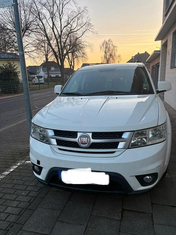 Weiß Gebraucht 2013 Fiat Freemont SUV | 4.490 € (Superpreis) - Bild 1/4
