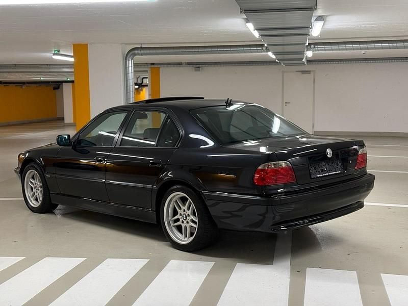 Gebraucht BMW 740 M Sport 245 PS (180 kW) 2000 Schwarz Limousine