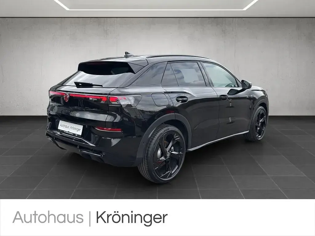 Gebraucht VW T-Roc R-line 150 PS (110 kW) 2026 Grenadillschwarz metallic SUV