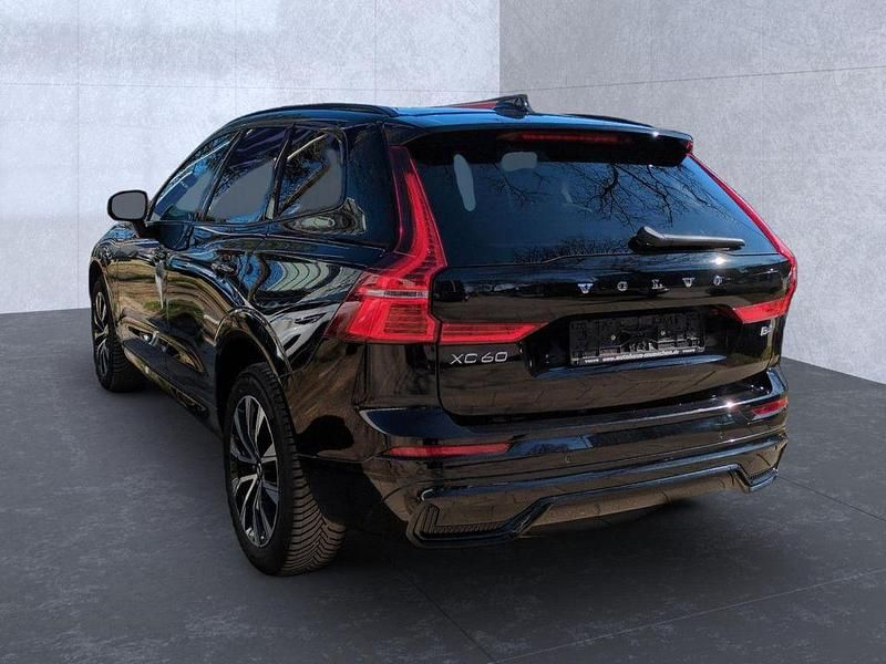 Gebraucht Volvo XC60 Plus 197 PS (144 kW) 2024 Onyx black (metallic) SUV