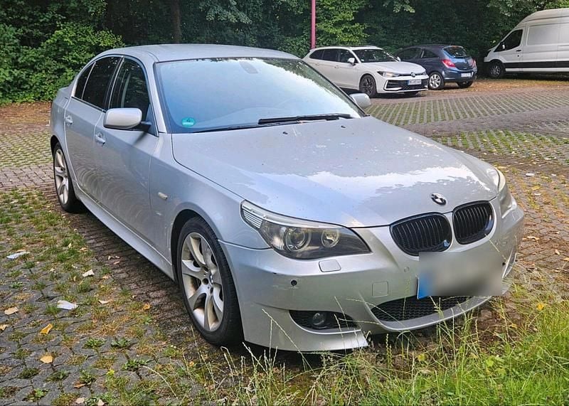 Silber Gebraucht 2005 BMW 523 Limousine | 4.200 € (Superpreis) - Bild 1/4