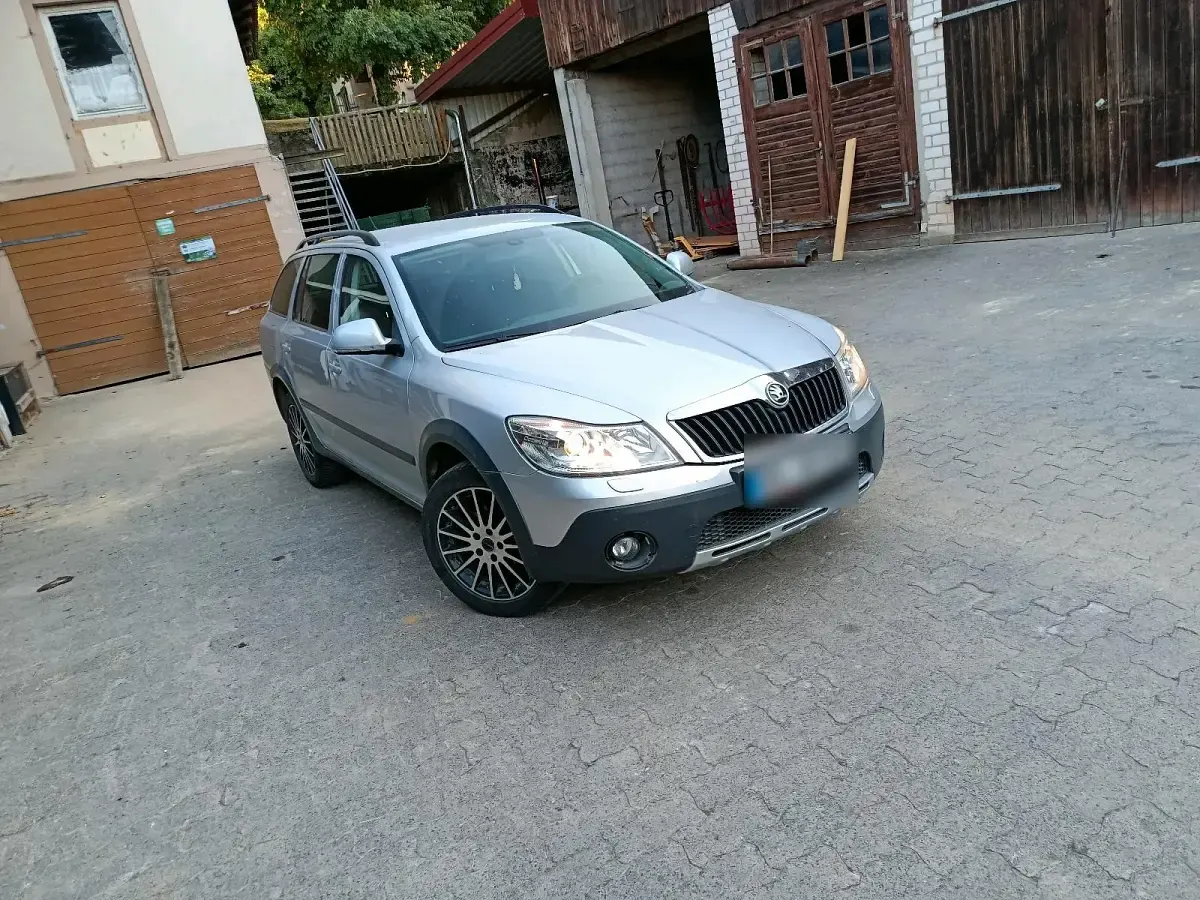 Gebraucht Skoda Octavia 140 PS (102 kW) 2010 Silber Kombi
