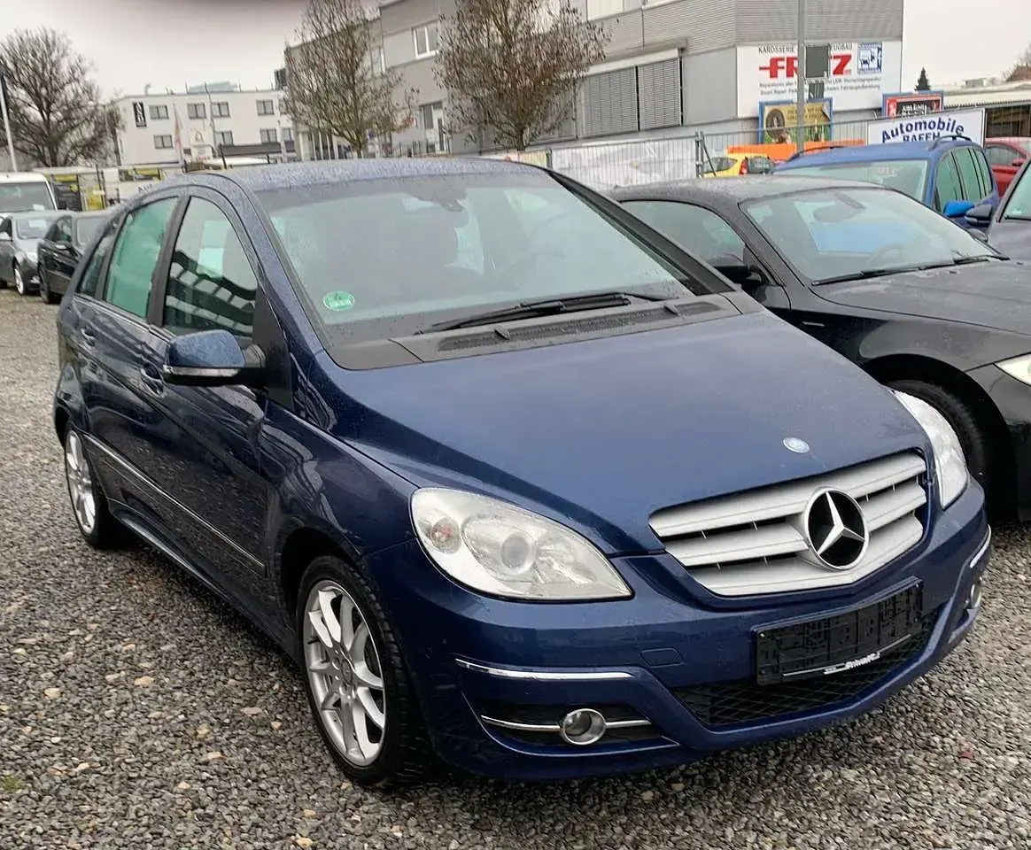 Gebraucht Mercedes B180 109 PS (80 kW) 2011 Blau Kleinwagen