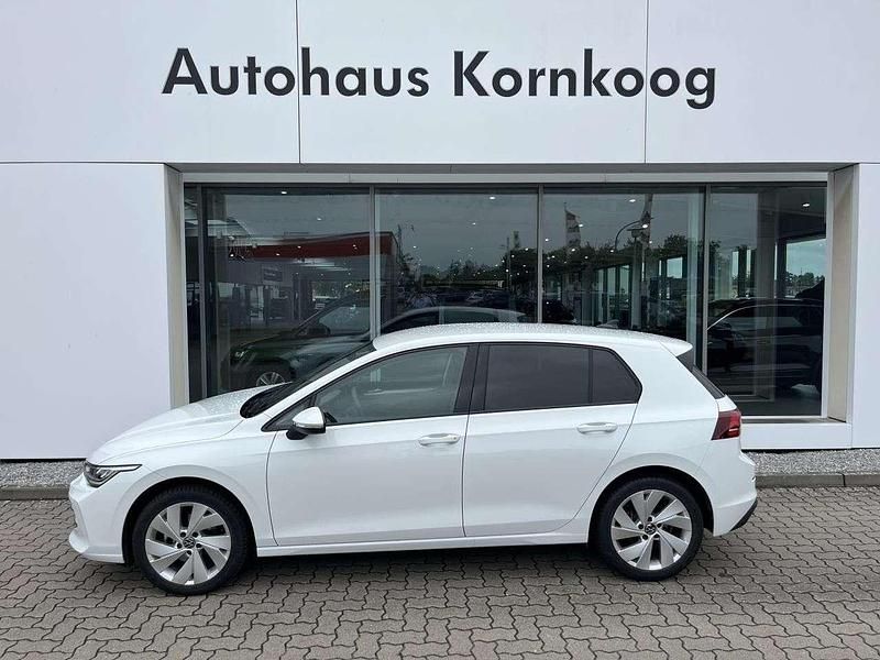 Pure white Gebraucht 2024 VW Golf VIII Life Limousine | 26.490 € (Guter Preis) - Bild 1/4