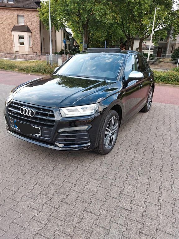 Schwarz Gebraucht 2018 Audi Q5 Ambiente SUV | 29.500 € (Guter Preis) - Bild 1/4